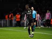 Nuno Mendes zszedł z urazem. PSG czeka na ocenę przed meczem z Barceloną