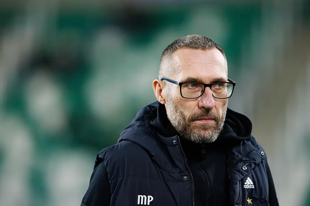 Niels Frederiksen zripostował Markowi Papszunowi. Lech wygrał przy Łazienkowskiej
