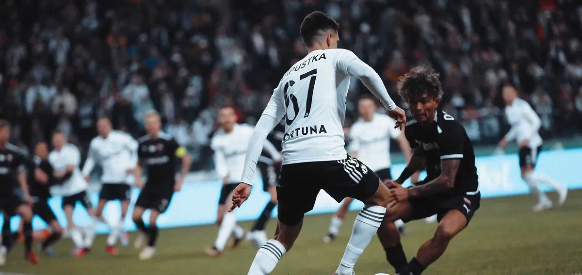 Legia Warszawa triumfuje nad Zagłębiem Lubin w pojedynku Ekstraklasy