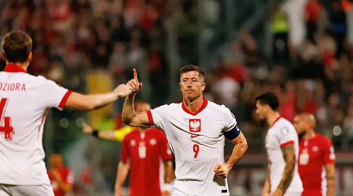 Barcelona nie znalazła następcy Lewandowskiego. Gabriel Jesus nie zamyka problemu