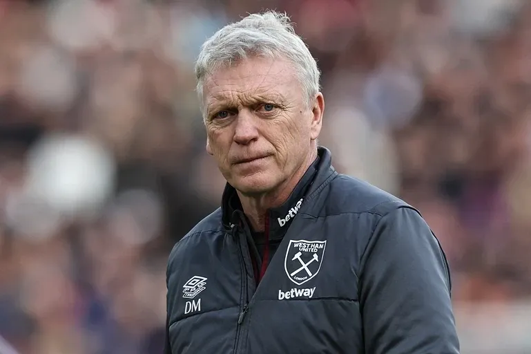 David Moyes protestował przy linii. BBC podało powód