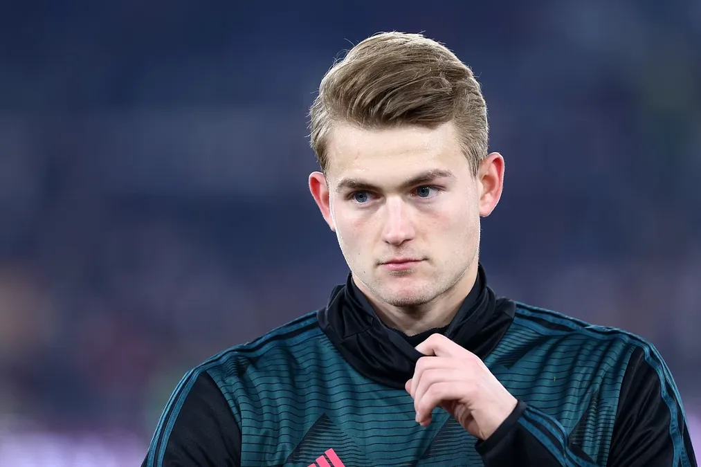 Matthijs de Ligt poleciał z Manchesterem United do Madrytu
