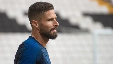 Olivier Giroud mógł trafić do Borussii Dortmund. Padła konkretna odpowiedź