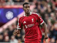 Alexander Isak odpowiedział Alanowi Shearerowi po meczu Newcastle z Liverpoolem