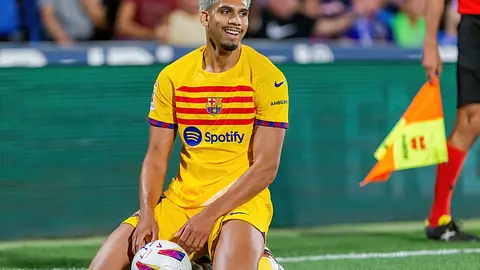 Atlético Madryt rozważa transfer Araújo z Barcelony