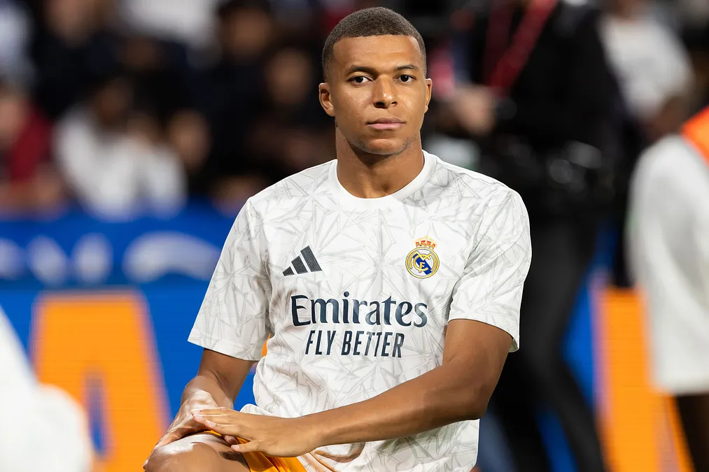 Michael Owen: Kylian Mbappé ma dużą szansę na Złotą Piłkę