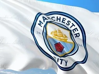 Manchester City blisko transferu Bouaddiego, kluczowe negocjacje z Lille