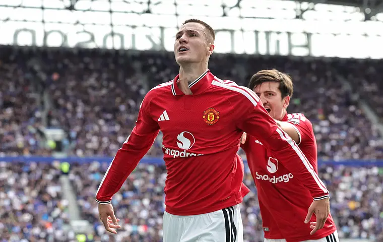 Benjamin Šeško wypada do stycznia. Manchester United ma problem w ataku