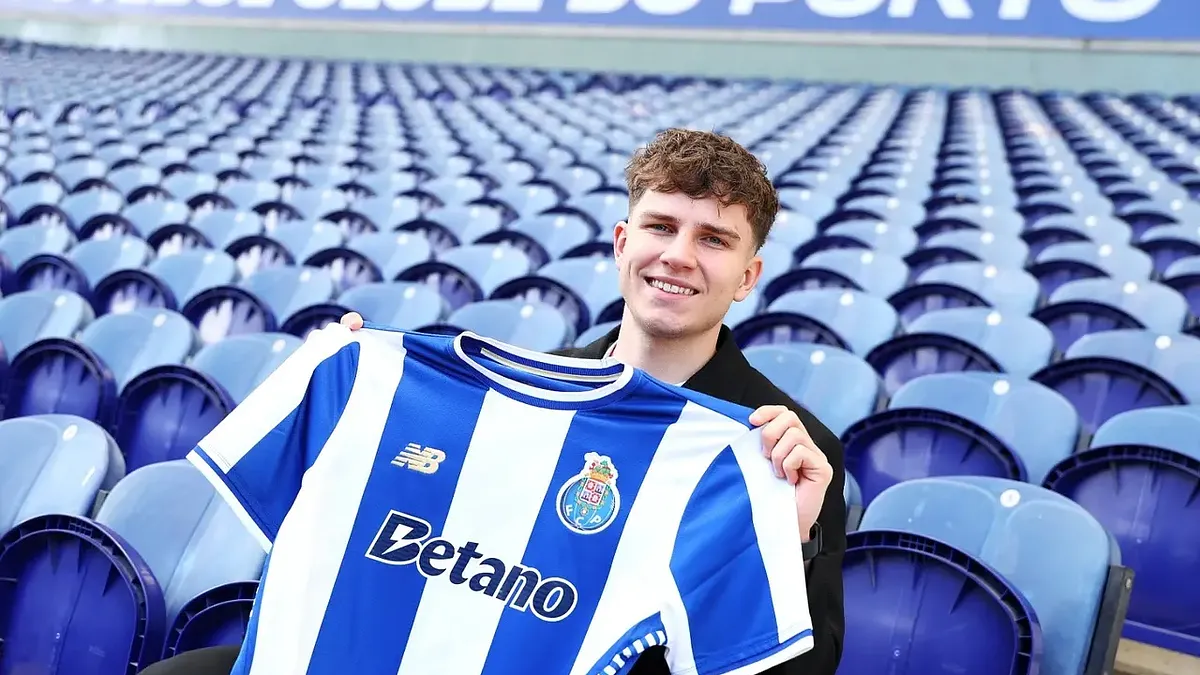 Oskar Pietuszewski pozostaje w FC Porto na dłużej