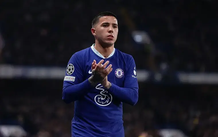 Manchester City celuje w Enzo Fernandeza za 100 mln funtów