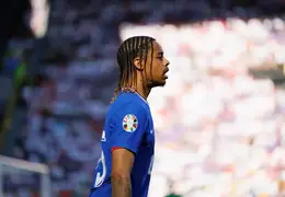 Liverpool celuje w transfer Barcoli z PSG – negocjacje trwają