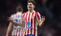 Barcelona coraz dalej od transferu Juliána Álvareza