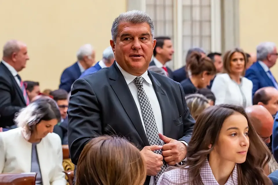 Laporta vs Xavi i Alemany: napięcia w Barcelonie