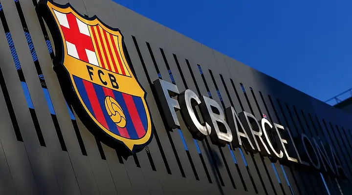 Barcelona rozważa transfer Joao Pedro zamiast Juliana Alvareza
