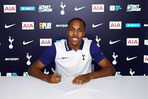 Gol Mathysa Tela daje Tottenhamowi przewagę nad Leeds