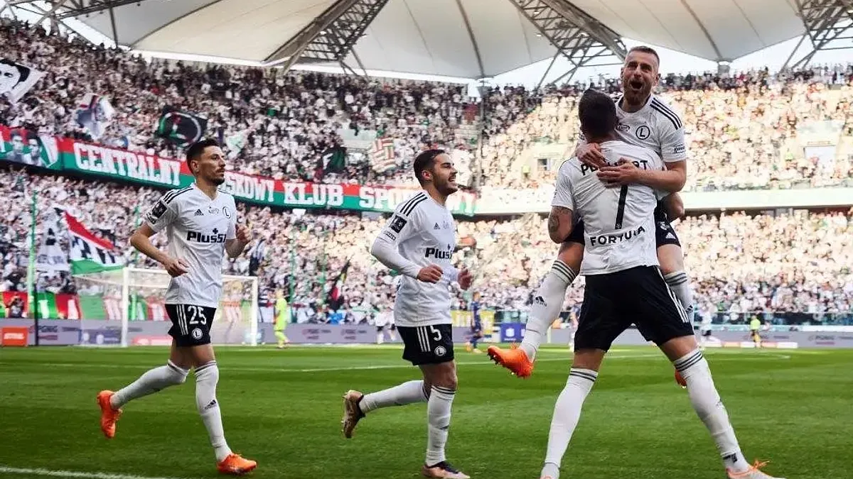 Legia wywozi trzy punkty z Niecieczy dzięki główce Adamskiego