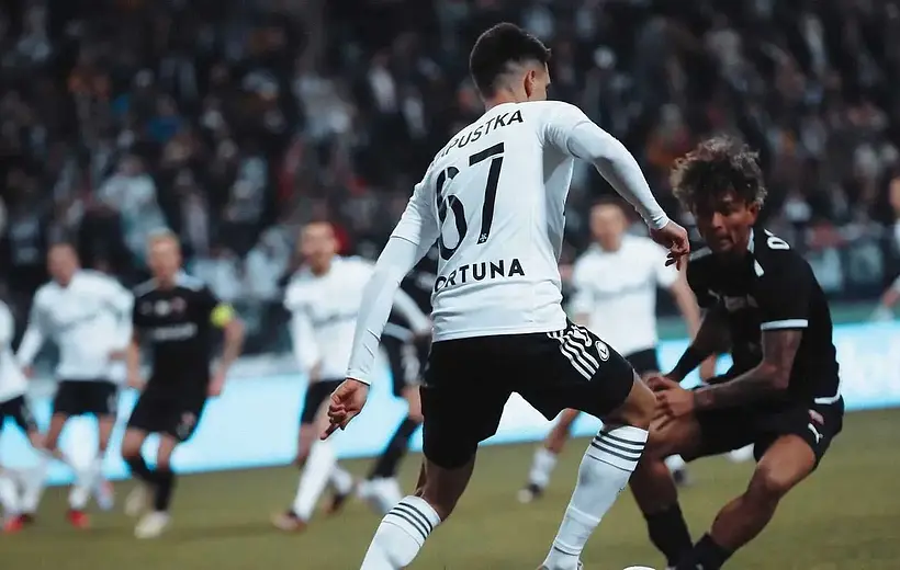 Legia Warszawa triumfuje nad Zagłębiem Lubin w pojedynku Ekstraklasy