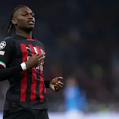 Manchester United celuje w Leao latem 2026