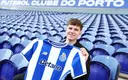 Oskar Pietuszewski pozostaje w FC Porto na dłużej