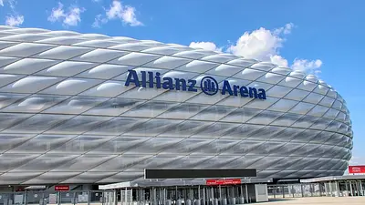 Bayern Monachium strzelają rekordowe gole, Lahm przypomina o obronie