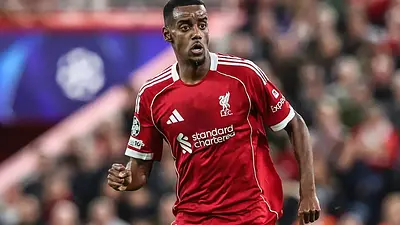 Rekordowy transfer Isaka — Liverpool i kosztowne wyzwania