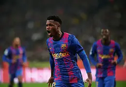 Barcelona blokuje transfer Fatiego: negocjacje trwają