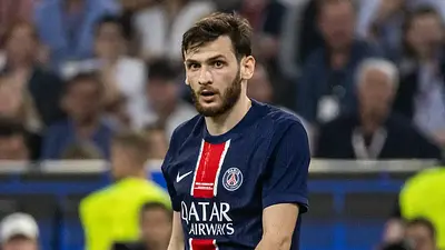Arsenal zainteresowany Khvichą, ale PSG nie chce sprzedać
