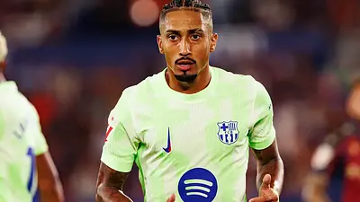 Barcelona planuje sprzedaż Raphinhi – zainteresowanie z Arabii Saudyjskiej
