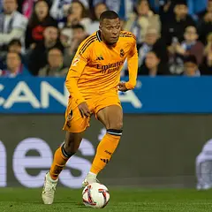 Mbappé przeciwko skrajnej prawicy, Deschamps broni stanowiska